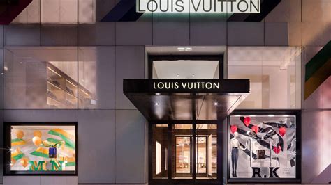 largest louis vuitton store nyc.